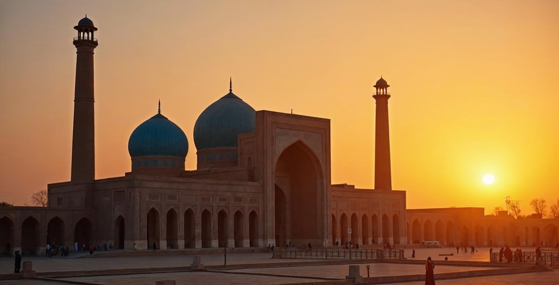 Registan square with blue domes and minarets at sunset in Samarkand, Uzbekistan.